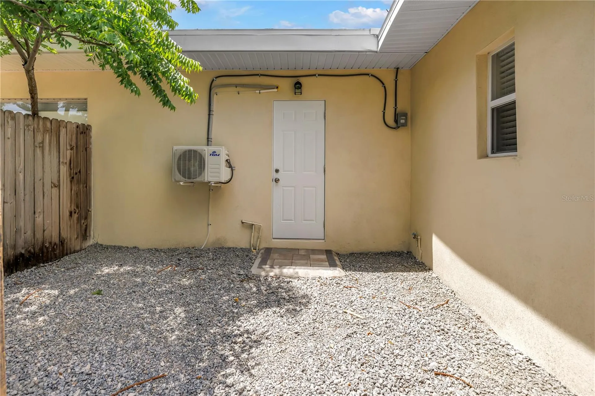 110 NE Monroe Circle N St Petersburg FL 33702