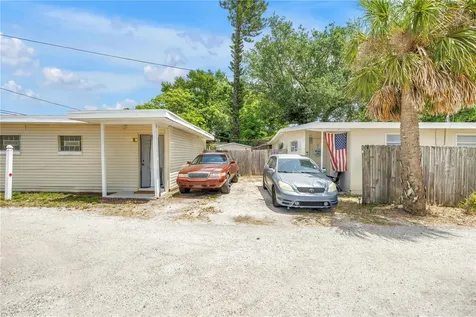 110 NE Monroe Circle N St Petersburg FL 33702