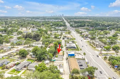 110 NE Monroe Circle N St Petersburg FL 33702