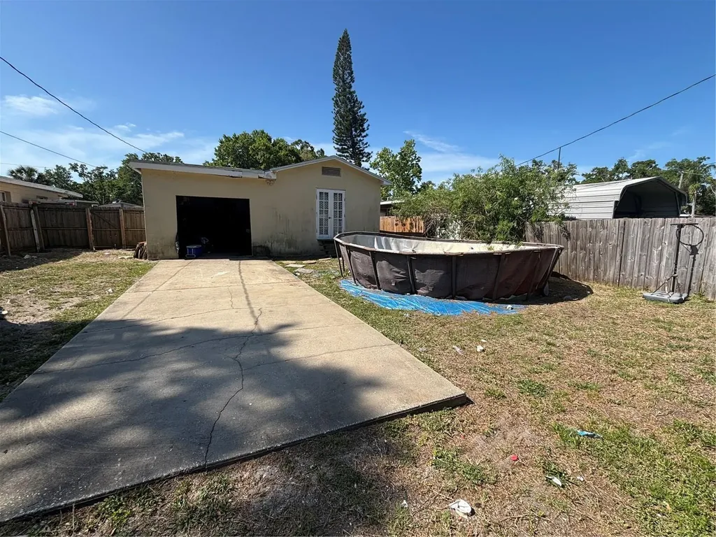 4327 43rd Avenue N St Petersburg FL 33714