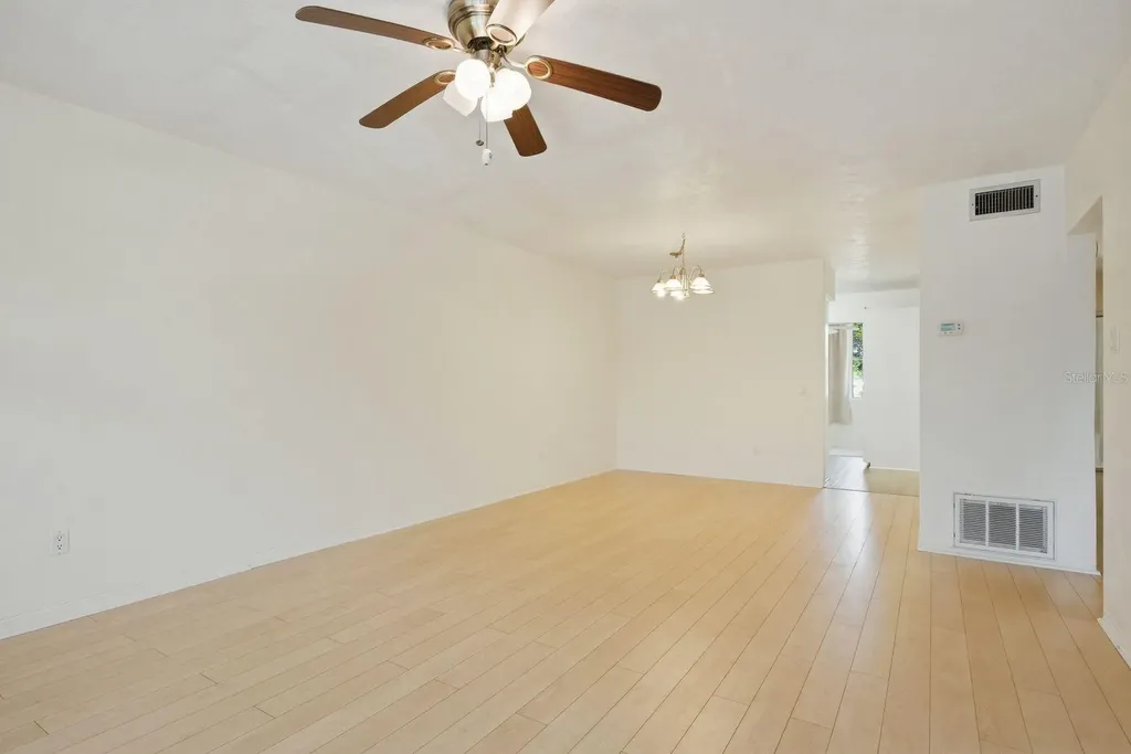 5593 40th Avenue N Kenneth City FL 33709