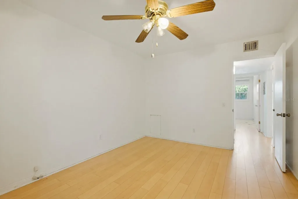 5593 40th Avenue N Kenneth City FL 33709