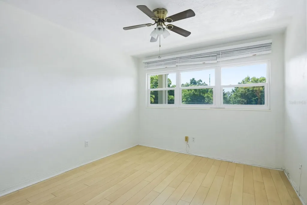 5593 40th Avenue N Kenneth City FL 33709