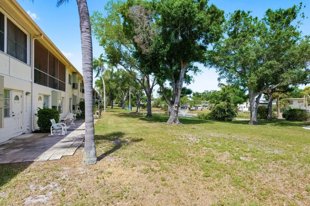 5593 40th Avenue N Kenneth City FL 33709
