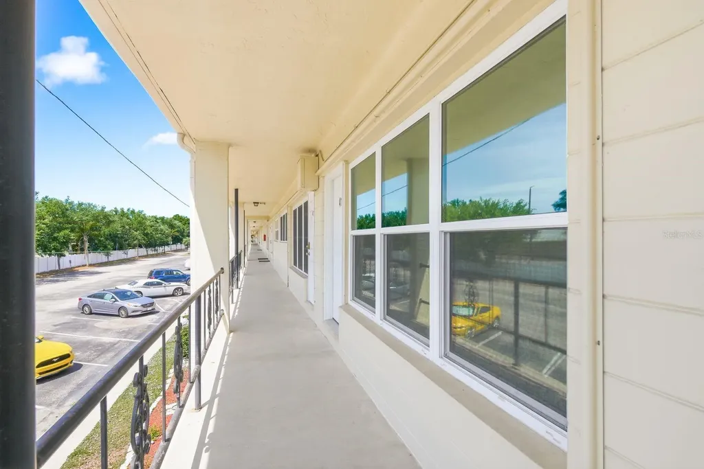 5593 40th Avenue N Kenneth City FL 33709