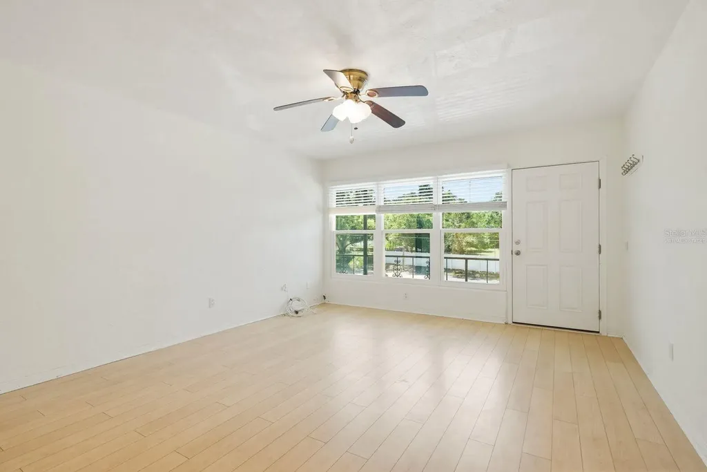5593 40th Avenue N Kenneth City FL 33709