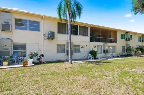 5593 40th Avenue N Kenneth City FL 33709