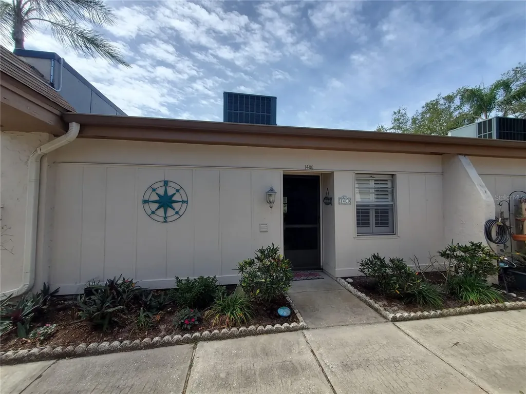 1400 Arrowhead Circle W Clearwater FL 33759