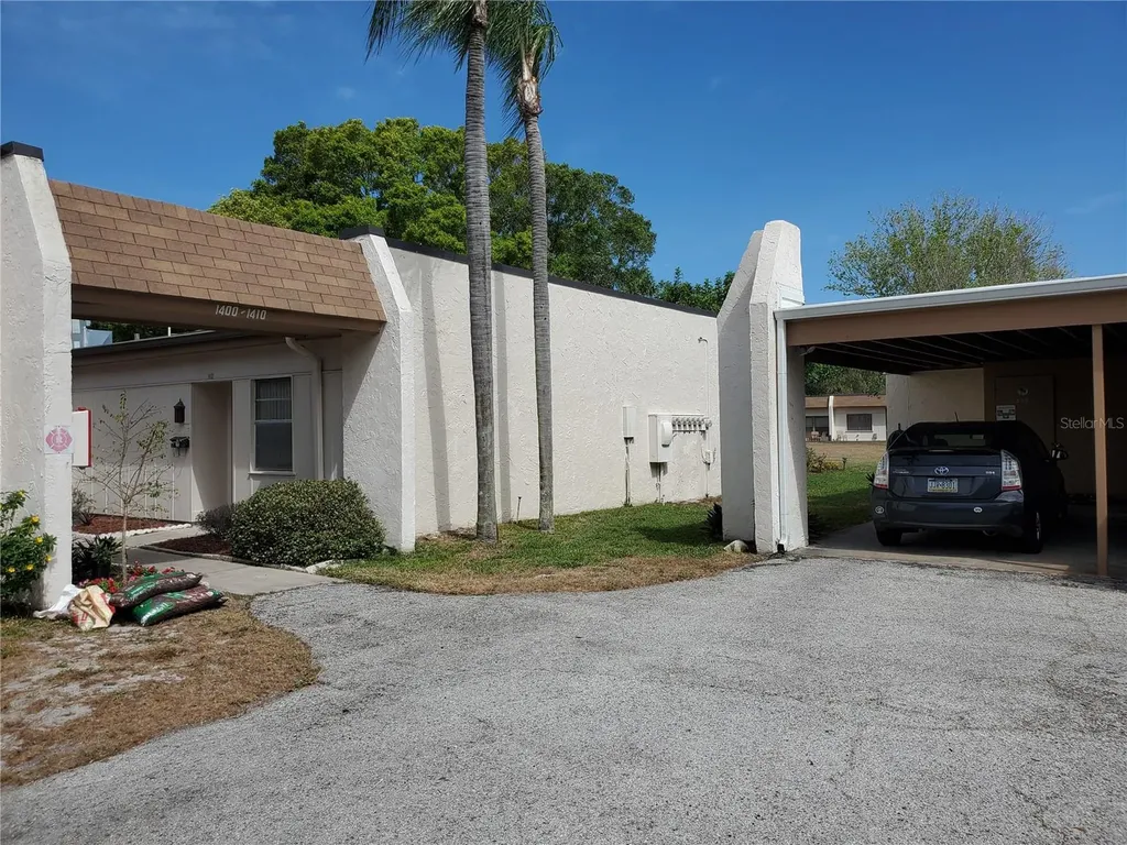 1400 Arrowhead Circle W Clearwater FL 33759