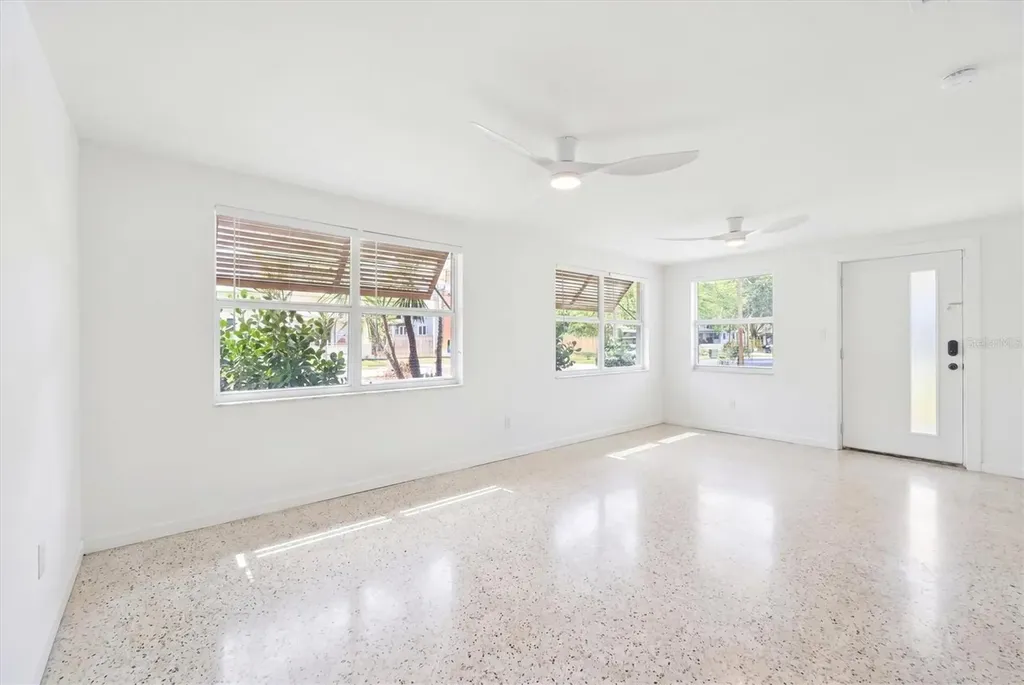 301 28th Street W Bradenton FL 34205