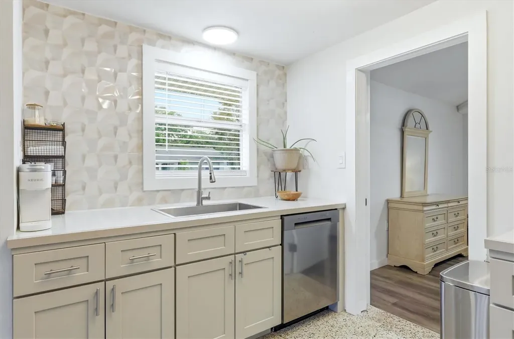 301 28th Street W Bradenton FL 34205