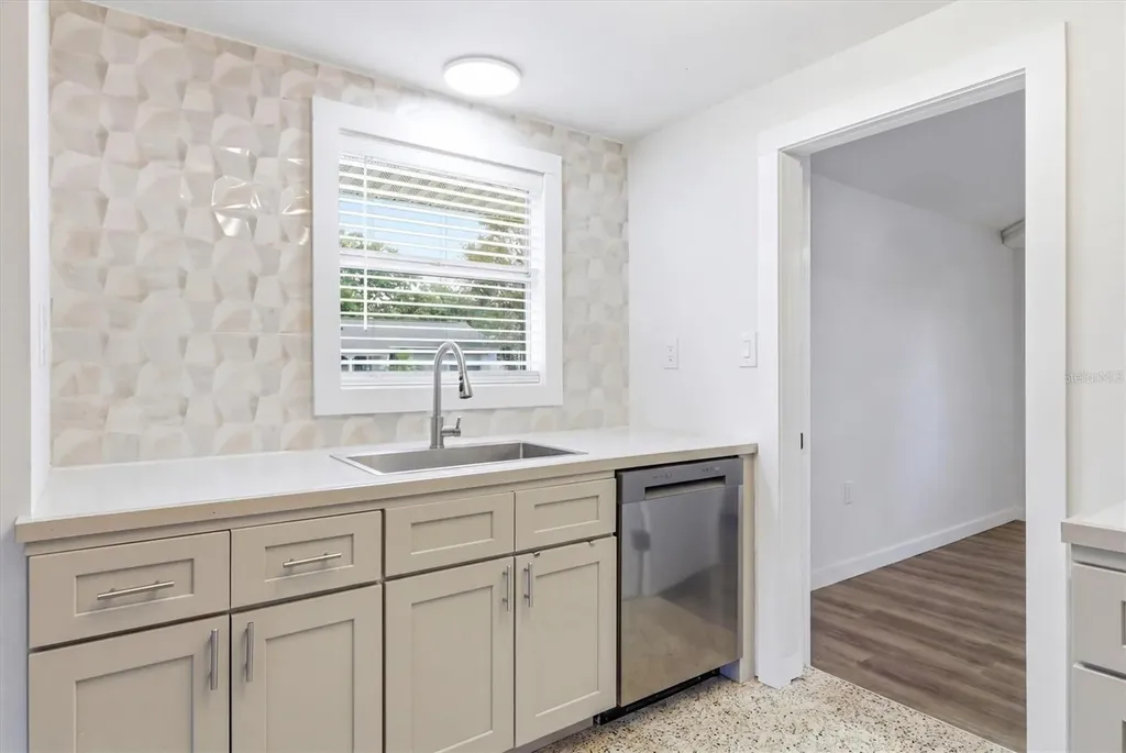 301 28th Street W Bradenton FL 34205