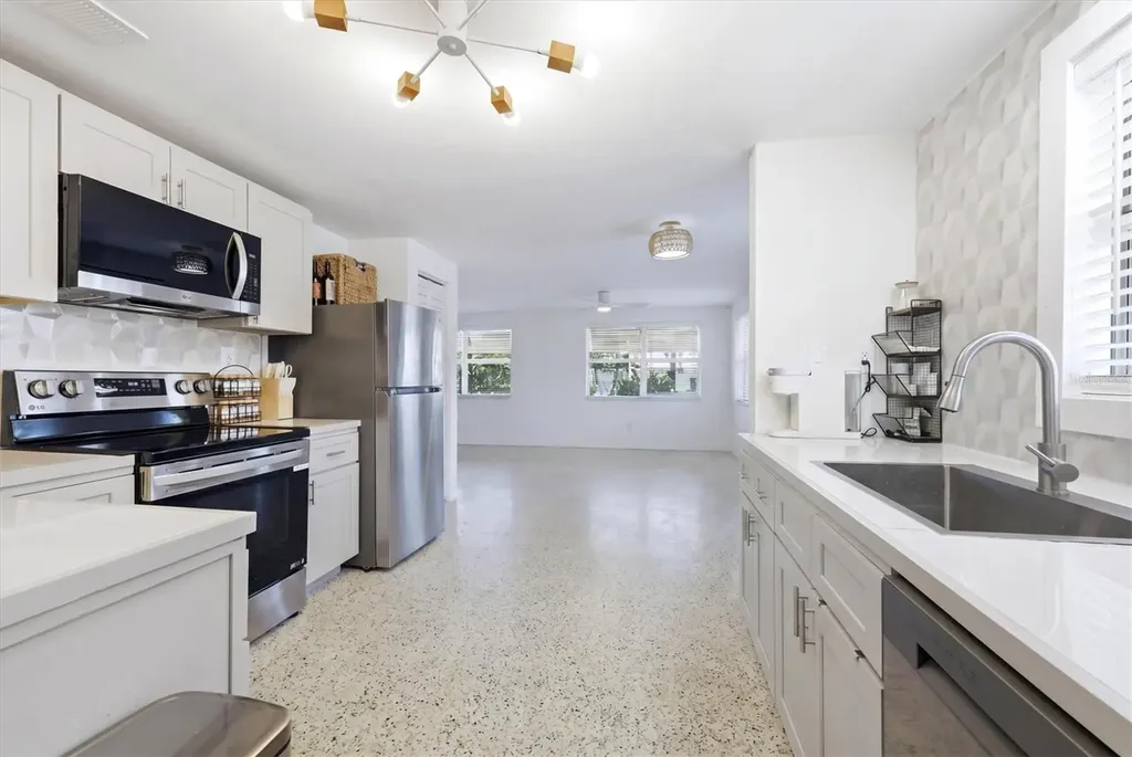 301 28th Street W Bradenton FL 34205