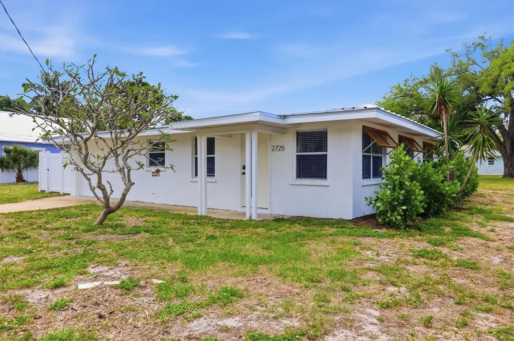 301 28th Street W Bradenton FL 34205