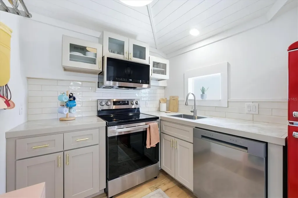 301 28th Street W Bradenton FL 34205