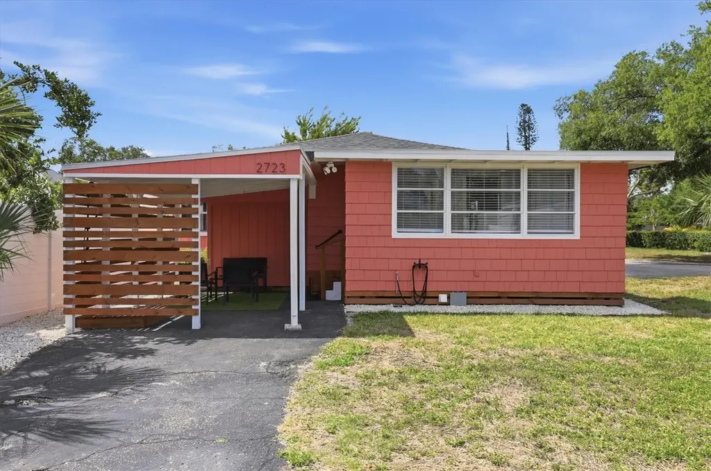 301 28th Street W Bradenton FL 34205