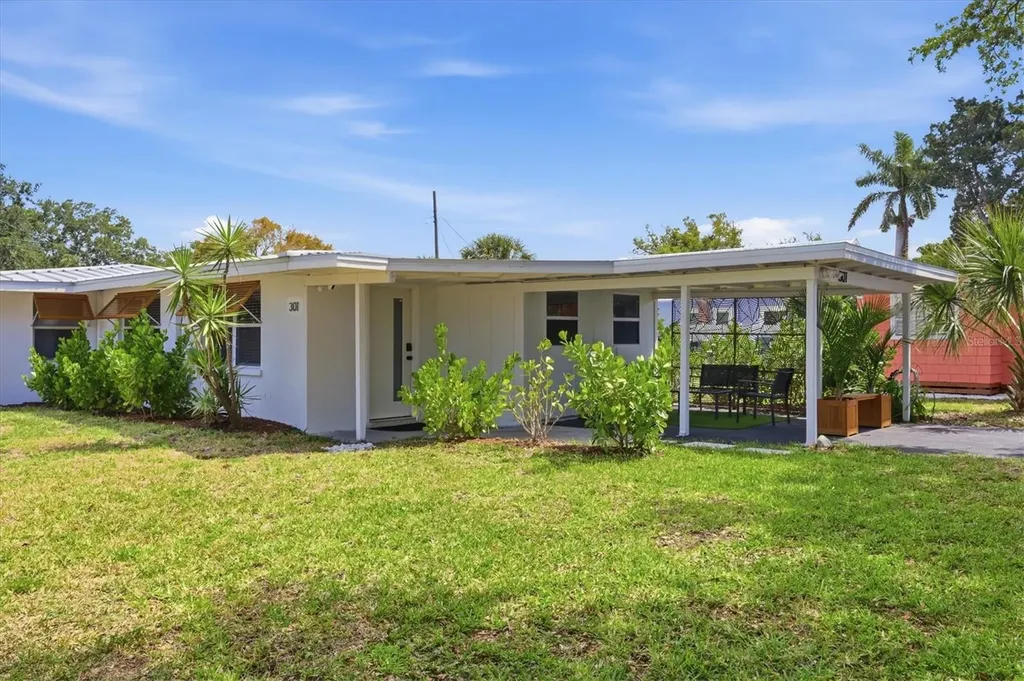 301 28th Street W Bradenton FL 34205