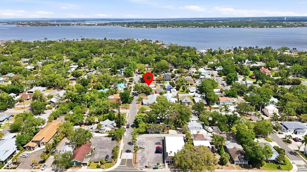 301 28th Street W Bradenton FL 34205