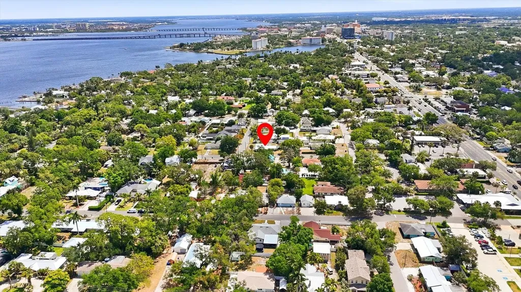 301 28th Street W Bradenton FL 34205