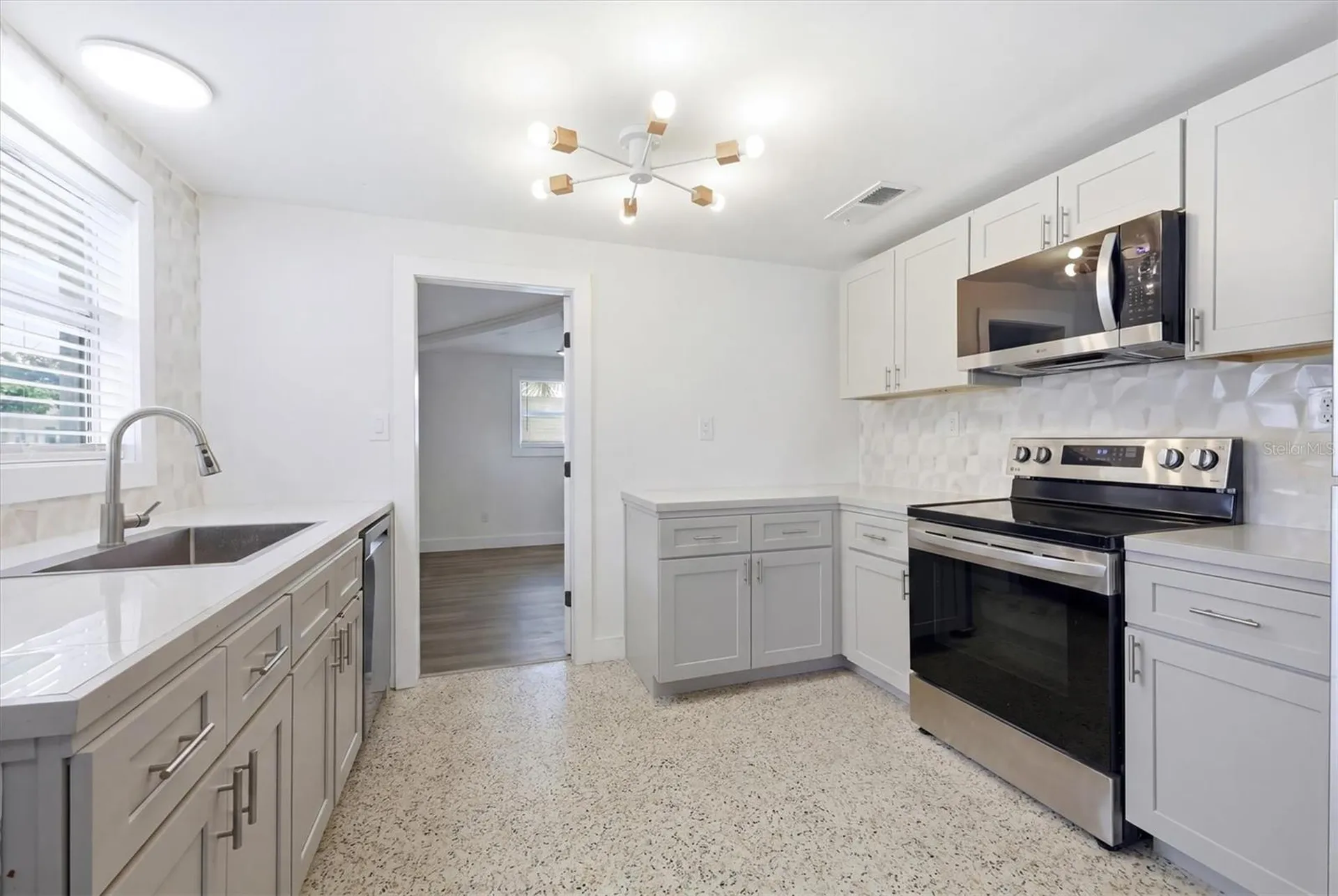 301 28th Street W Bradenton FL 34205