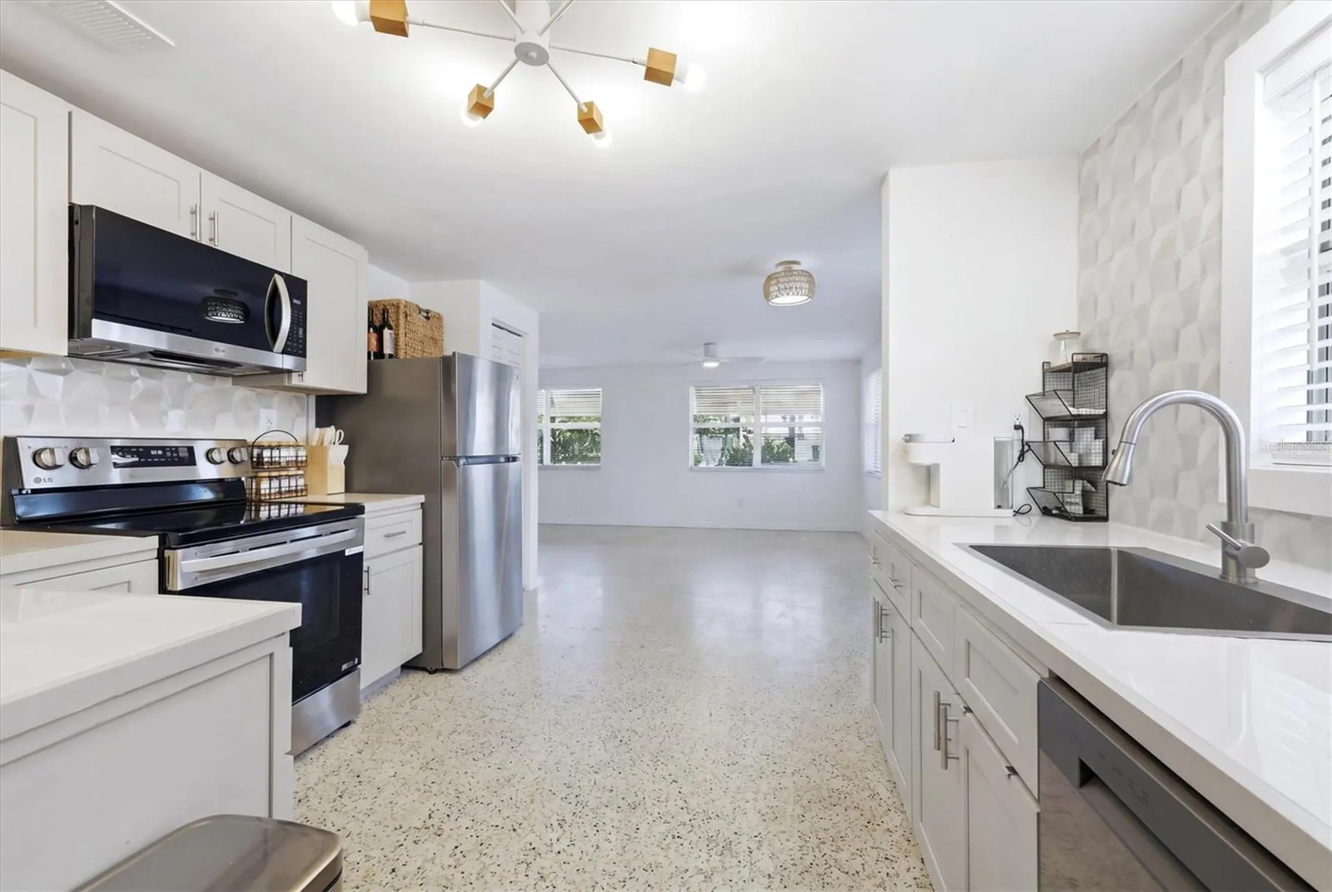 301 28th Street W Bradenton FL 34205