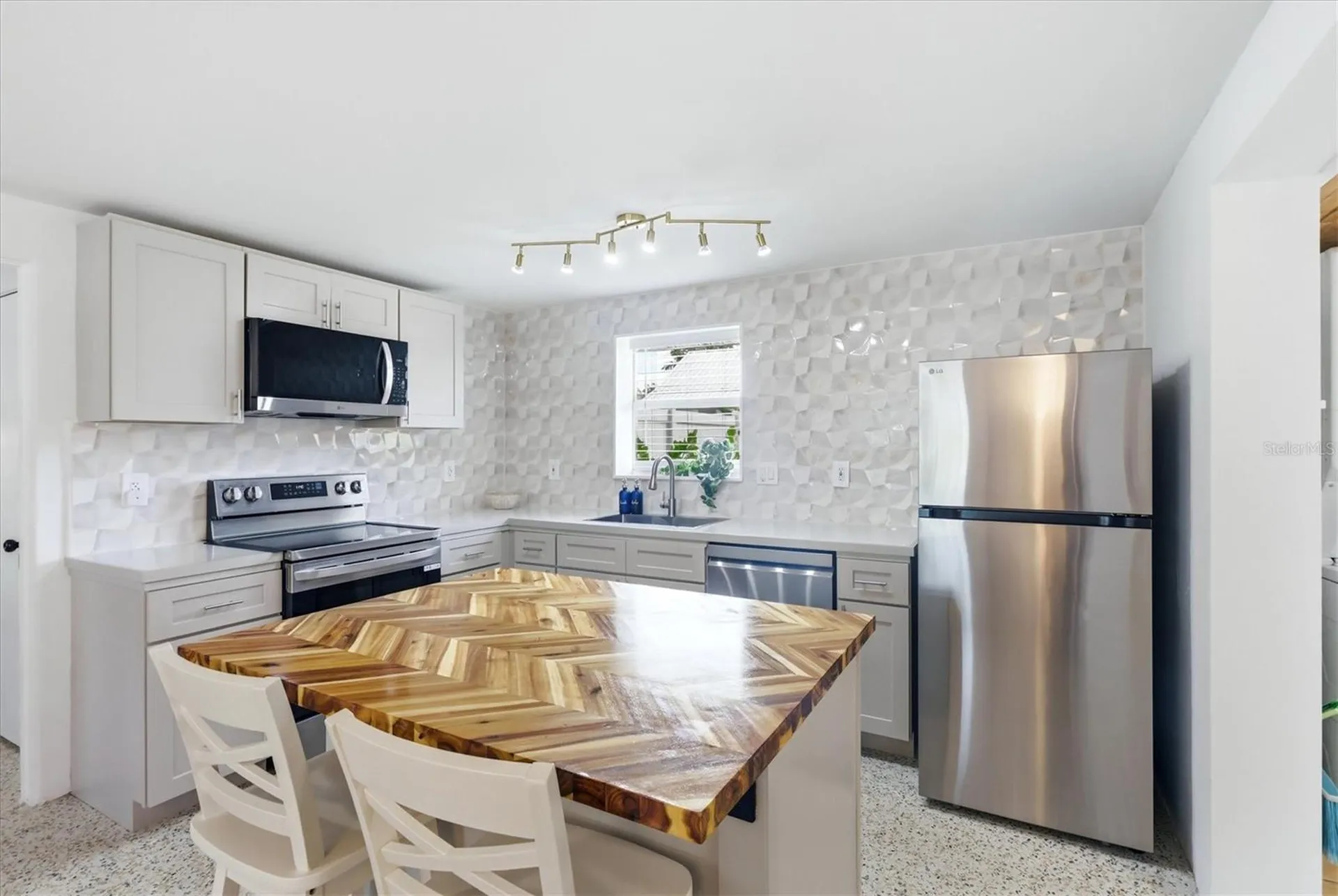 301 28th Street W Bradenton FL 34205