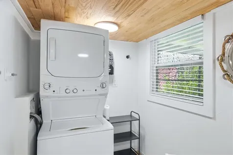 301 28th Street W Bradenton FL 34205
