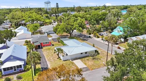 301 28th Street W Bradenton FL 34205