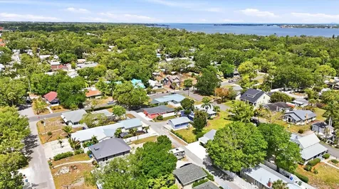 301 28th Street W Bradenton FL 34205
