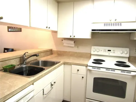 4632 Ringwood Meadow Sarasota FL 34235