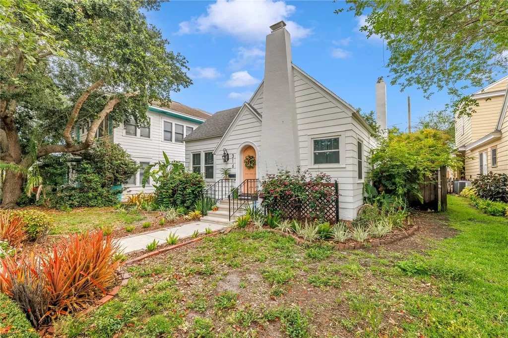 316 18th Avenue NE St Petersburg FL 33704