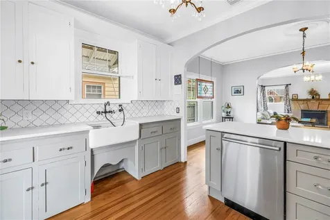 316 18th Avenue NE St Petersburg FL 33704