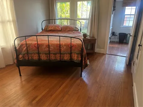 316 18th Avenue NE St Petersburg FL 33704