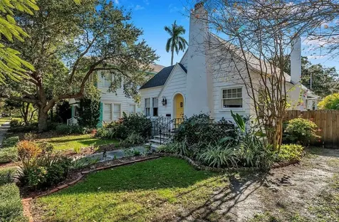 316 18th Avenue NE St Petersburg FL 33704