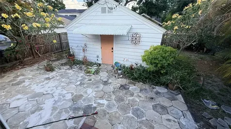 316 18th Avenue NE St Petersburg FL 33704