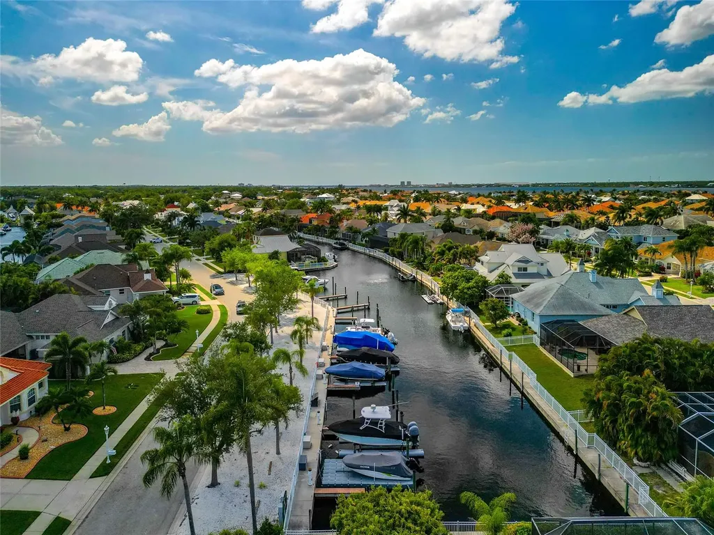 309 Americas Cup Boulevard Bradenton FL 34208