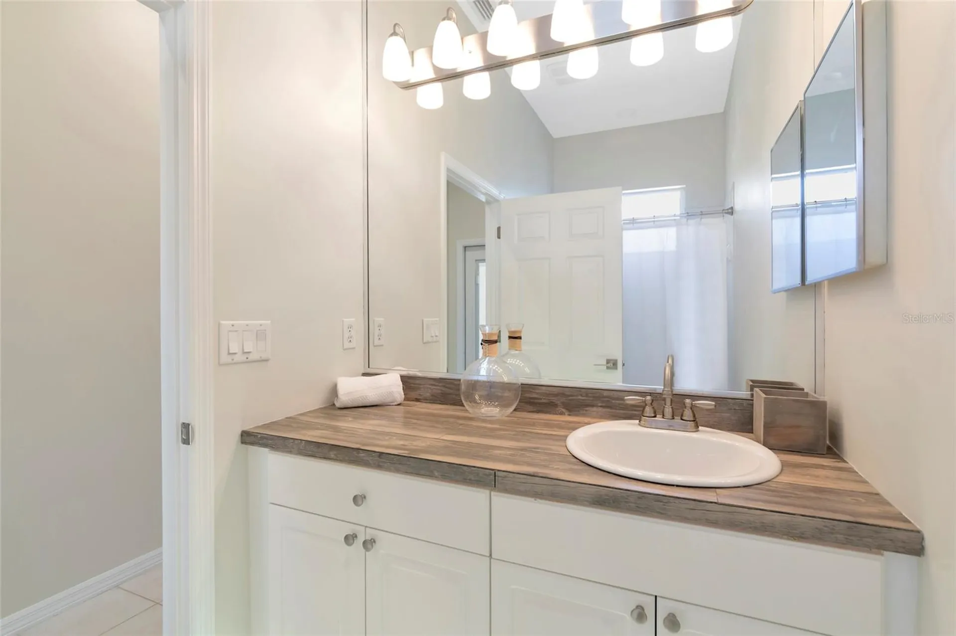 309 Americas Cup Boulevard Bradenton FL 34208