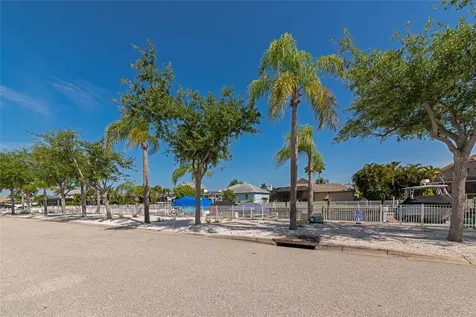 309 Americas Cup Boulevard Bradenton FL 34208