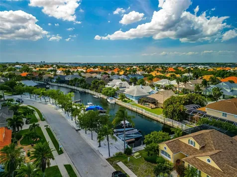 309 Americas Cup Boulevard Bradenton FL 34208