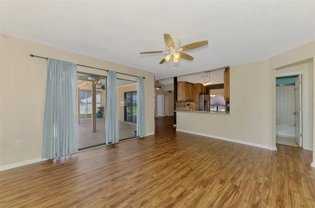 7805 38th Court E Sarasota FL 34243