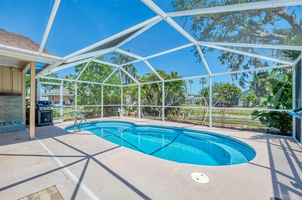 7805 38th Court E Sarasota FL 34243