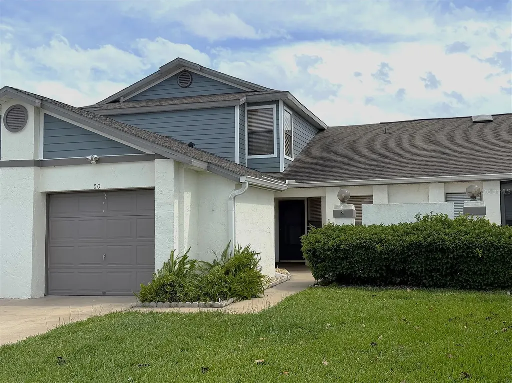 50 Lakepointe Circle Kissimmee FL 34743