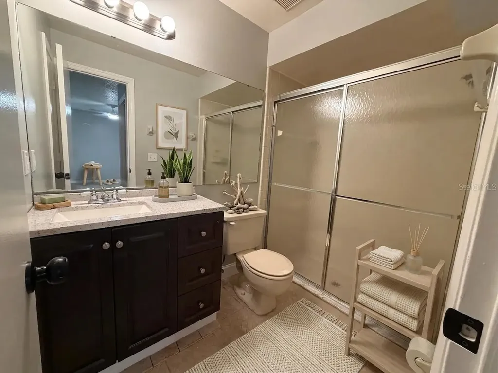 50 Lakepointe Circle Kissimmee FL 34743