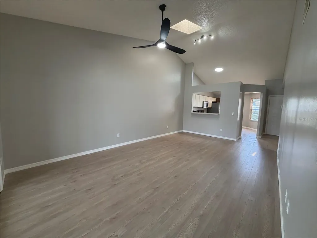50 Lakepointe Circle Kissimmee FL 34743