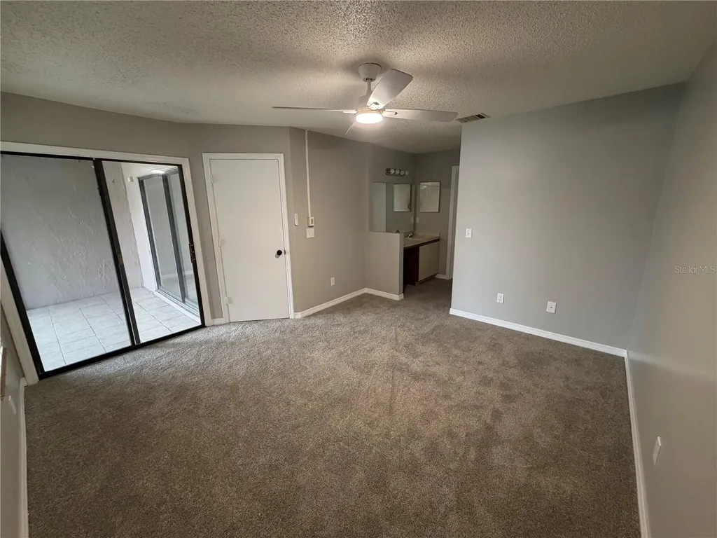50 Lakepointe Circle Kissimmee FL 34743