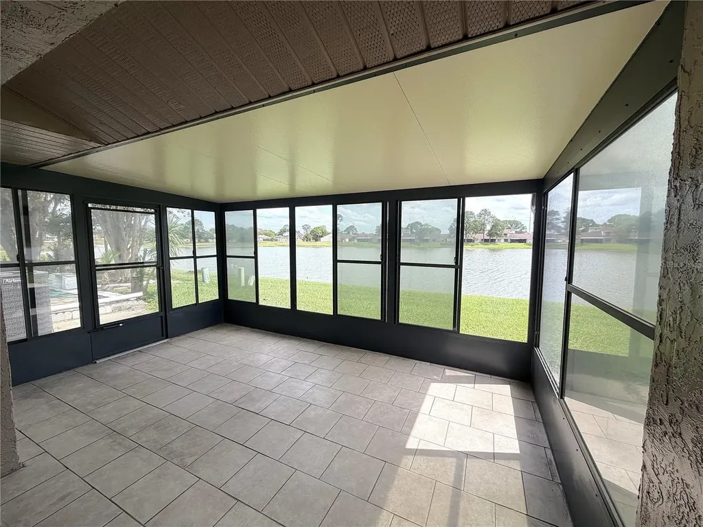 50 Lakepointe Circle Kissimmee FL 34743