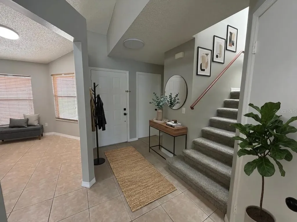 50 Lakepointe Circle Kissimmee FL 34743