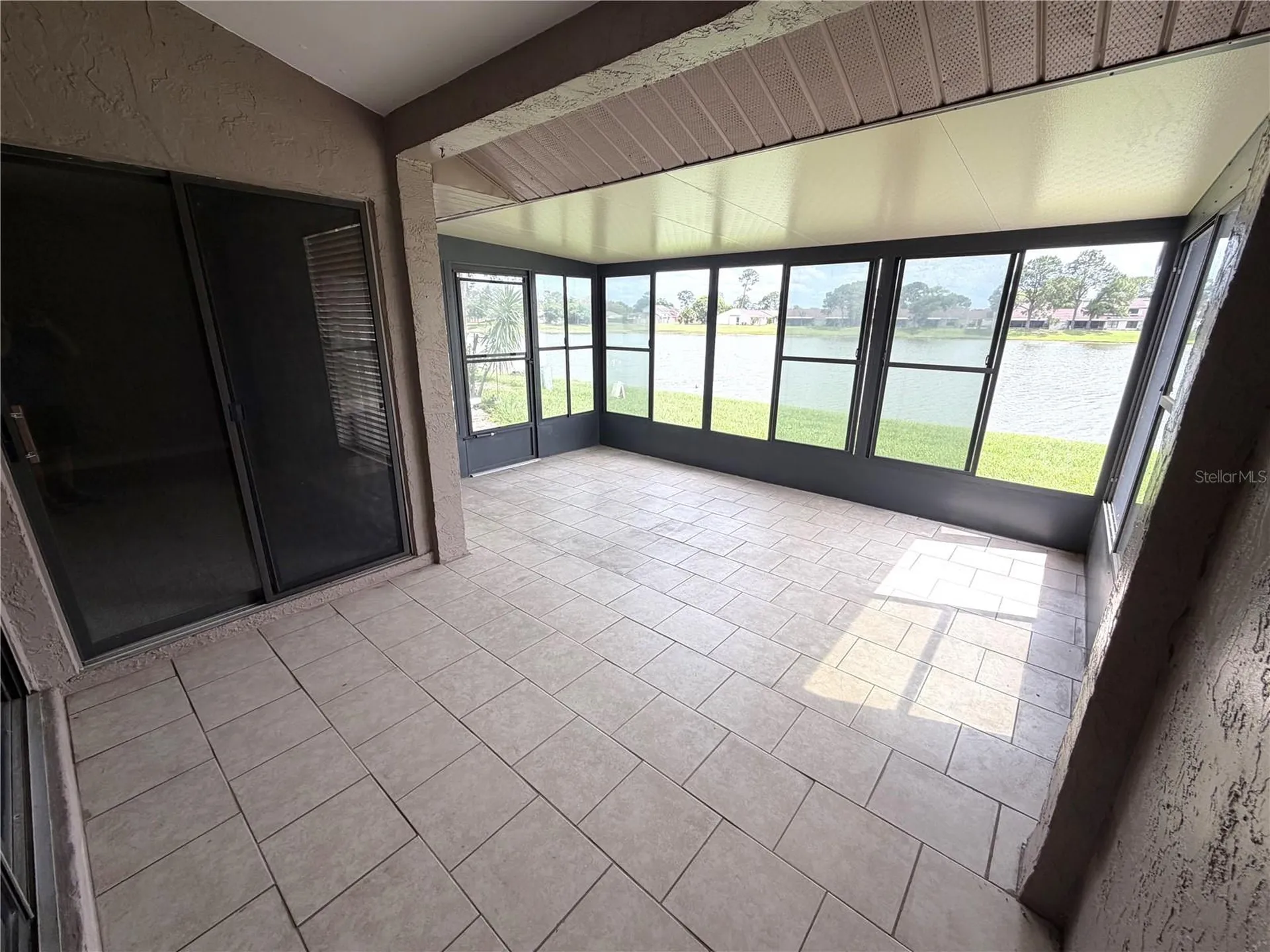 50 Lakepointe Circle Kissimmee FL 34743