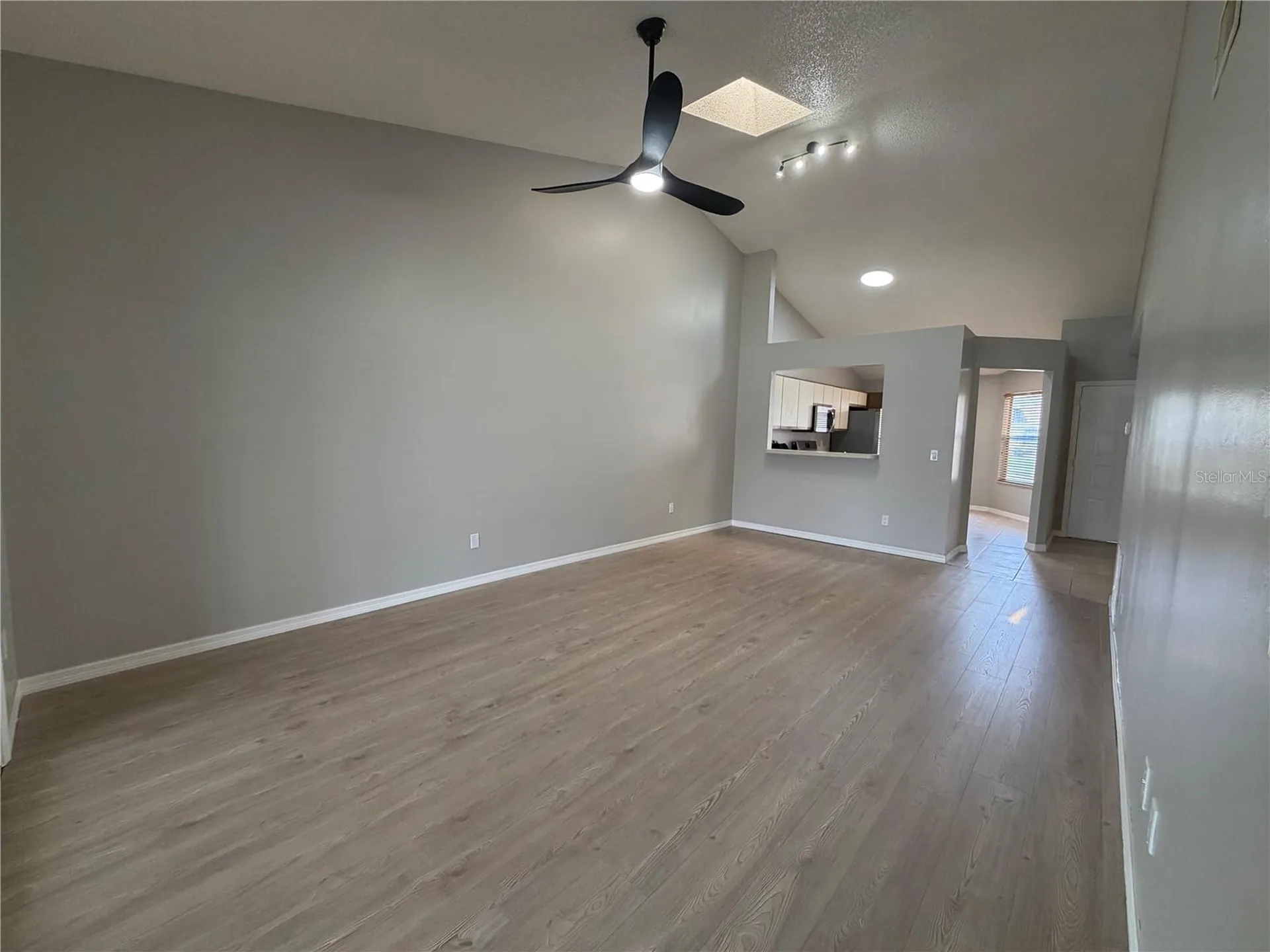 50 Lakepointe Circle Kissimmee FL 34743