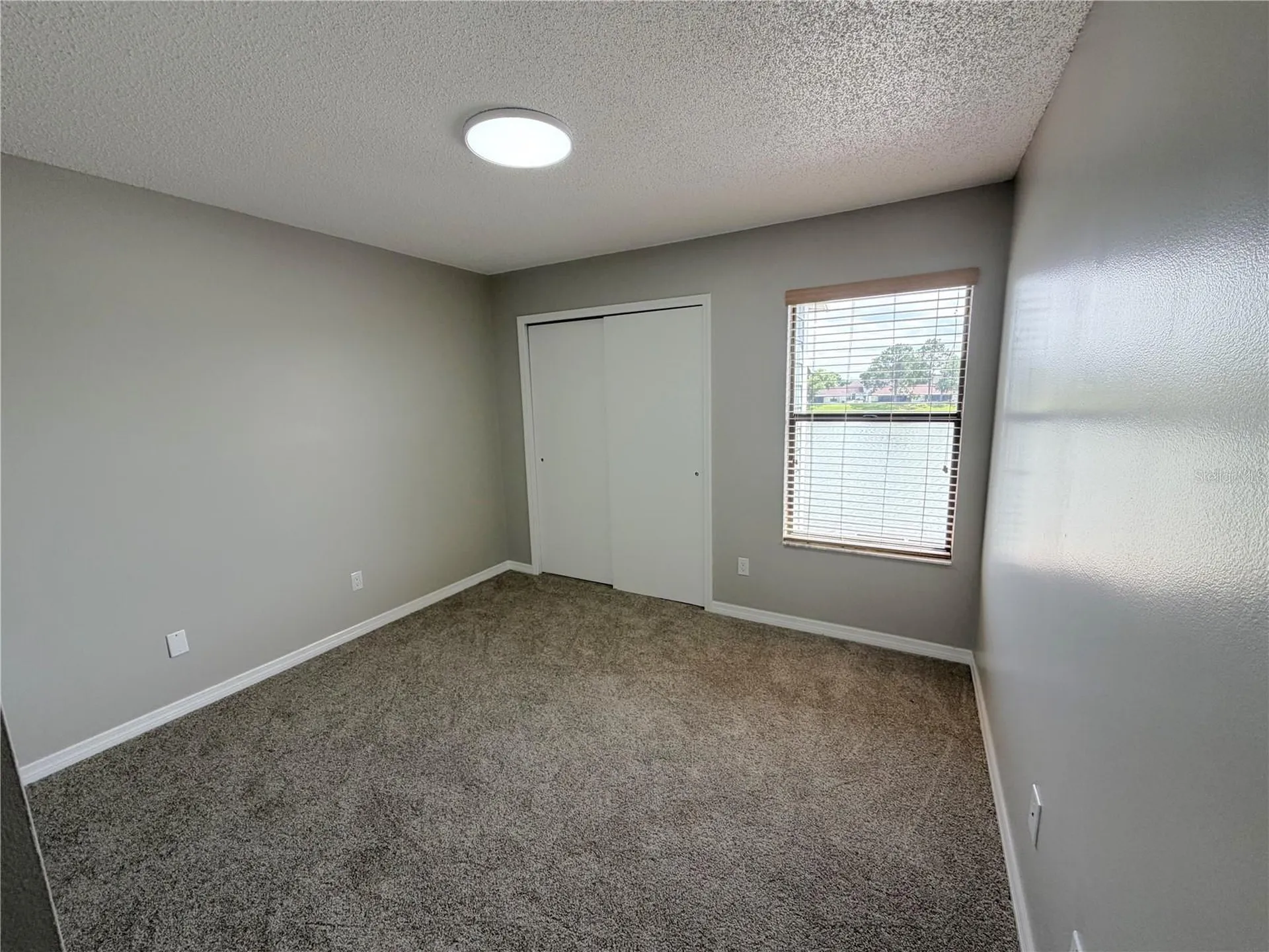 50 Lakepointe Circle Kissimmee FL 34743